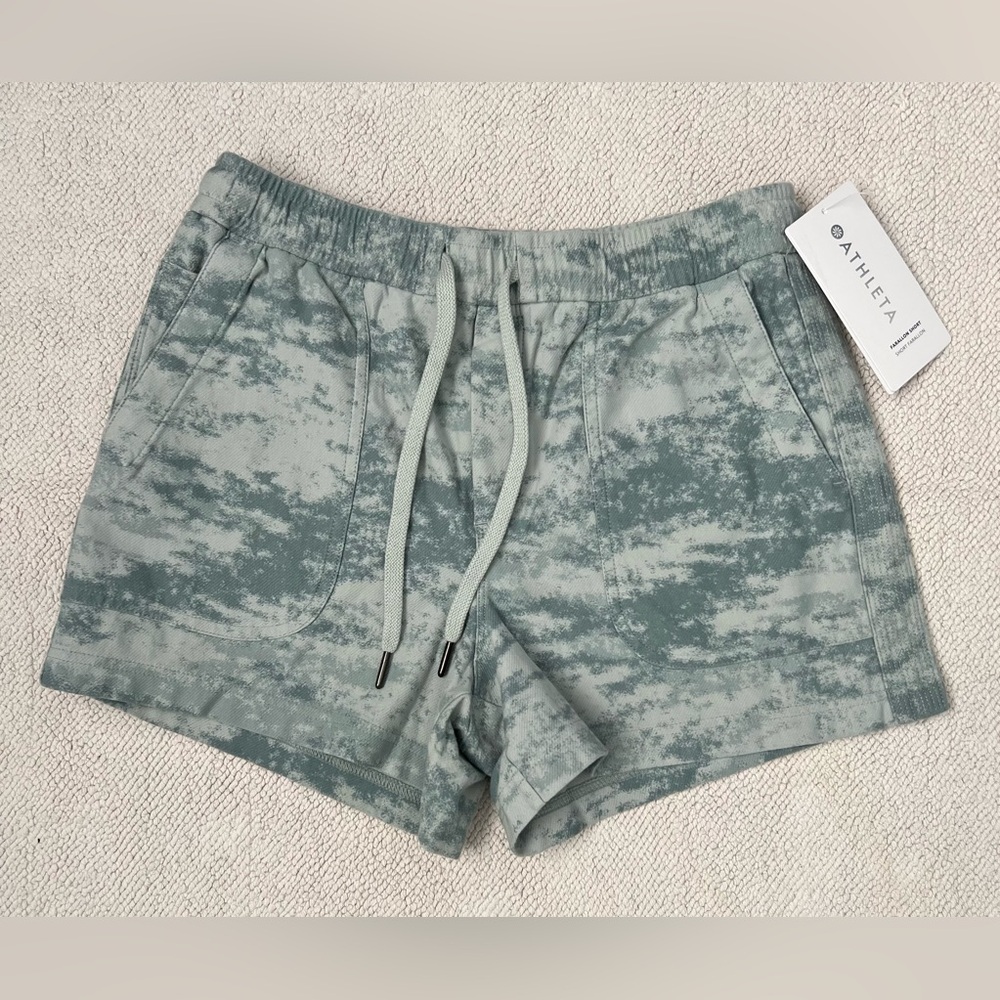 ATHLETA Farallon Short Fog Camo Coast Green Women’s Size: Small - Picture 4 of 16